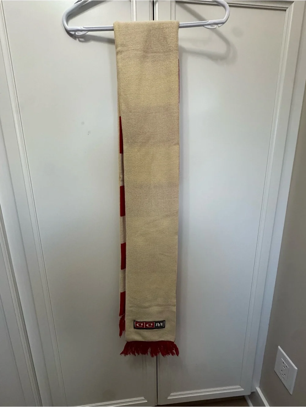 Detroit Red Wings Cream and Red Scarf -